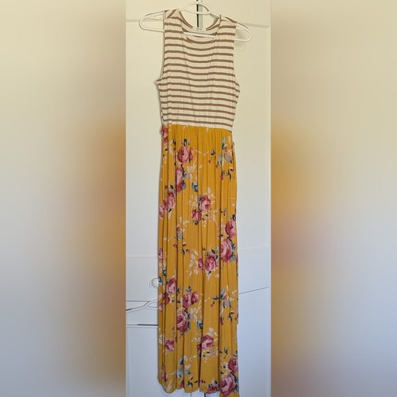 Lux & Co. Maxi dress by StitchFix. Size medium. Sleeveless. Mustard and white. - Picture 2 of 4